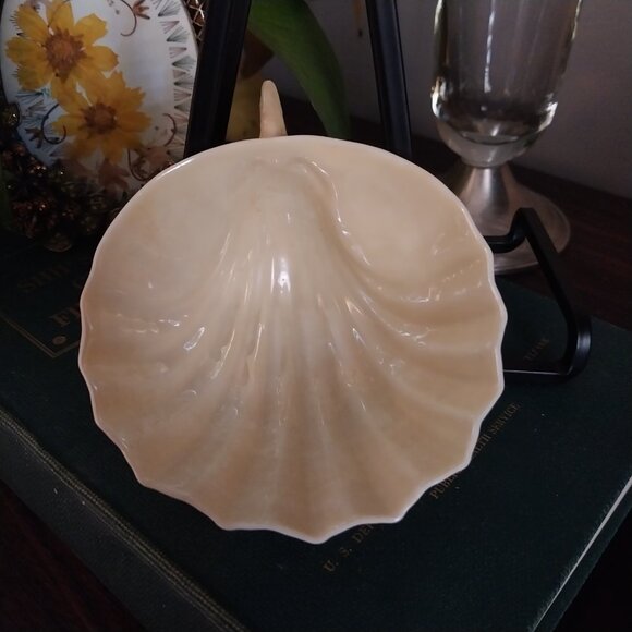 Vintage Belleek Neptune Shell Tea Cup and Saucer Set - Picture 8 of 10